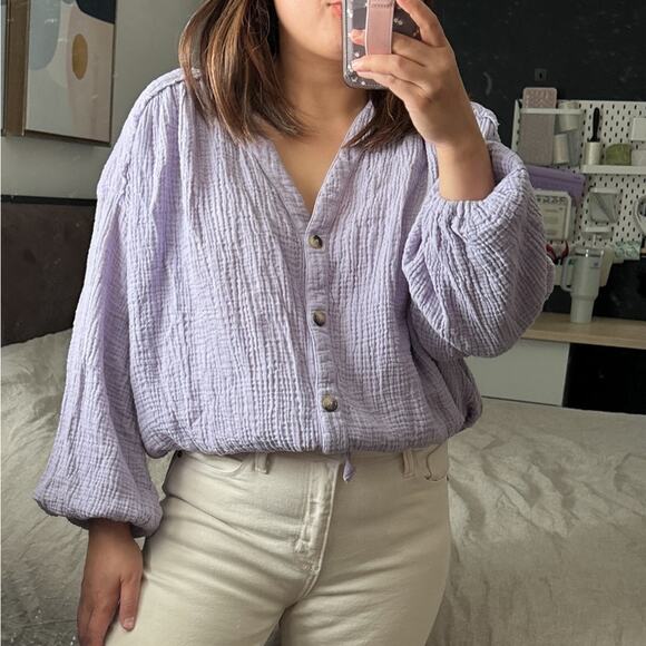 FREE PEOPLE Buttoned Front Gauze Lavender Crop Blouse. Size XS - Picture 9 of 11